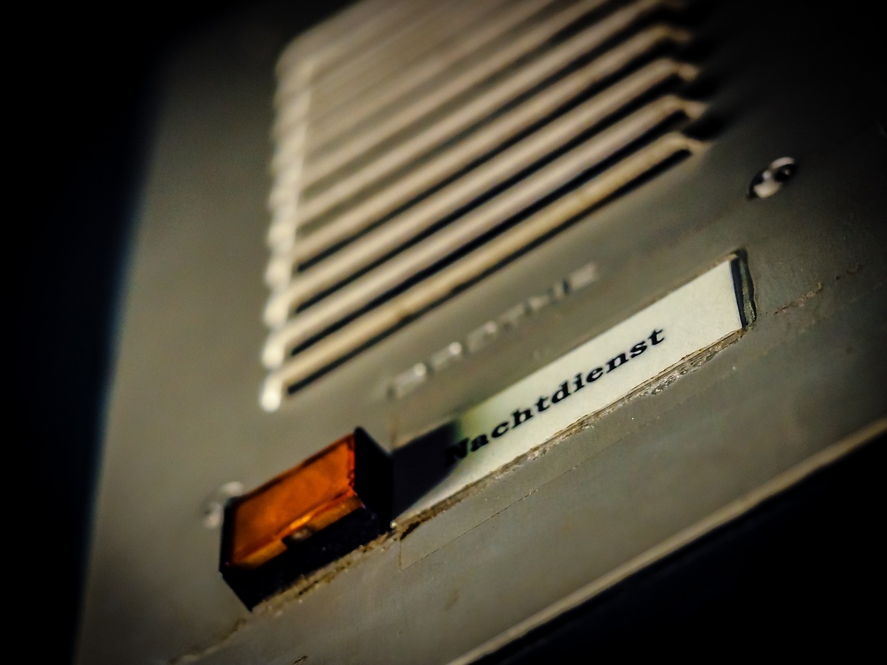 女性の一人暮らしでのインターホン対応方法は？