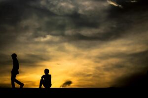 女性の一人暮らしで帰宅時に注意すべきポイントは？