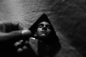 一人暮らしの夜に怖い思いをしないための対策は？