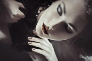 女性の一人暮らしでエレベーターを使って逃げる方法は？