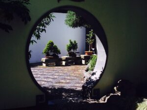 ドアを開けるときにチェーンをしたままの安全対策は？