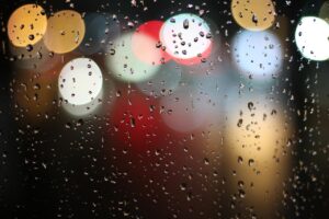 窓のガラス割れ音を防犯のためにどうするべきか？