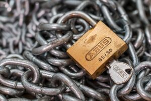 鍵の画像投稿に潜む危険とその対策は？